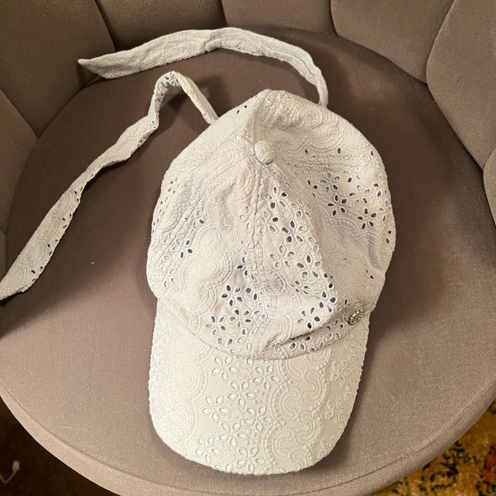 Vince Camuto baseball cap